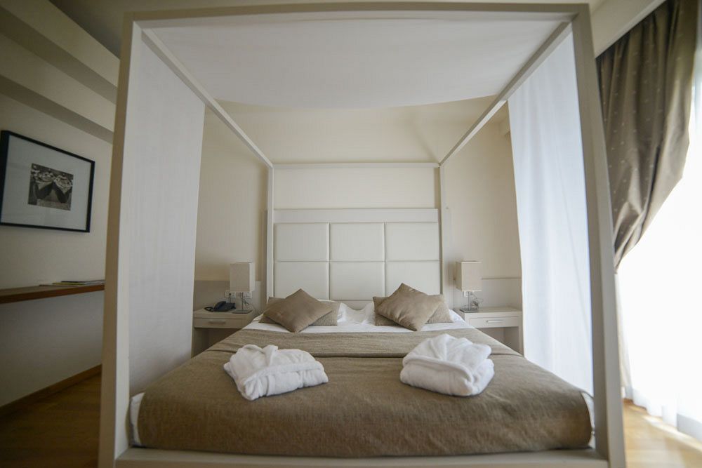 Leonardo Hotel Lago Di Garda - Wellness And Spa Λατζίζε Εξωτερικό φωτογραφία